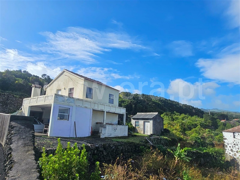 Moradia Isolada / Lajes do Pico, Piedade