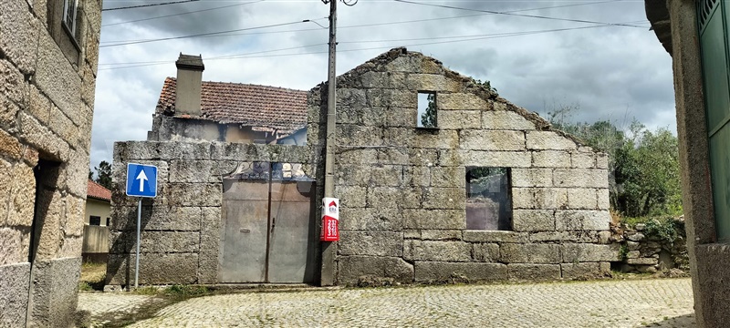 Moradia Isolada / Mangualde, Espinho