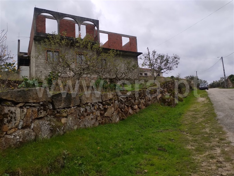 Moradia Isolada / Montalegre, Vilar de Perdizes e Meixide