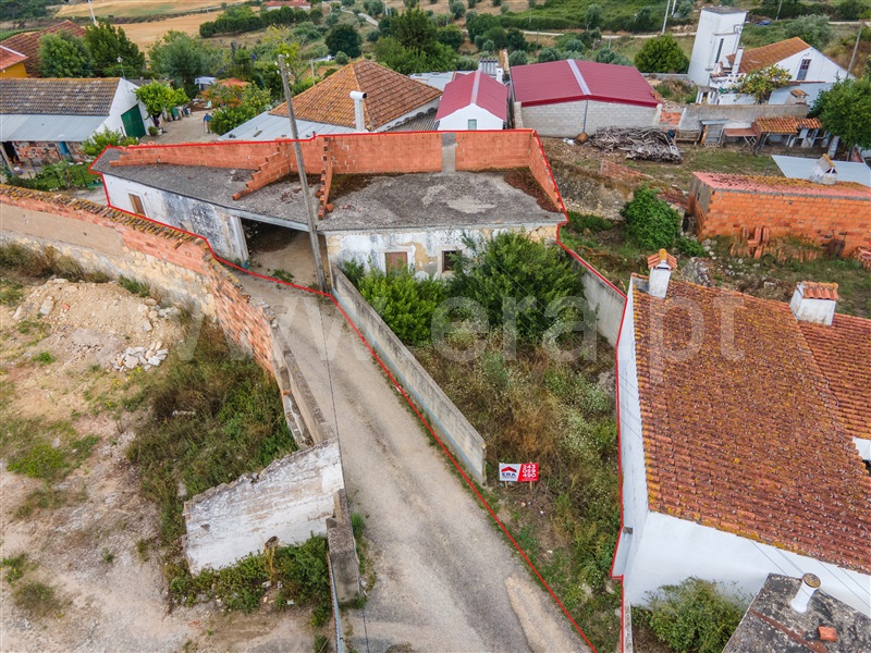 Moradia Isolada / Rio Maior, Alfouvés