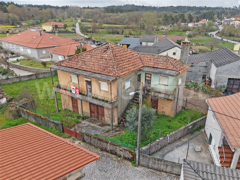 Moradia Isolada / Sátão, Lages