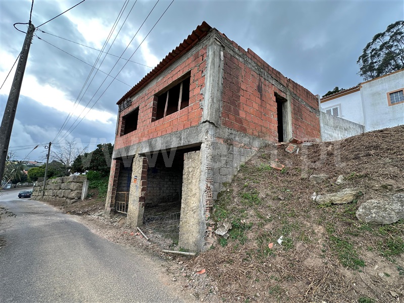 Moradia Isolada T1 / Mafra, Montemuro