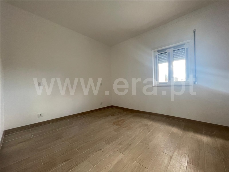 Moradia Isolada T1 Marinha Grande - 1478653 - 9