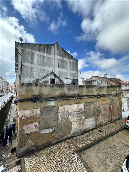 Moradia Isolada T2 / Moita, Barreiro / Segurança Social