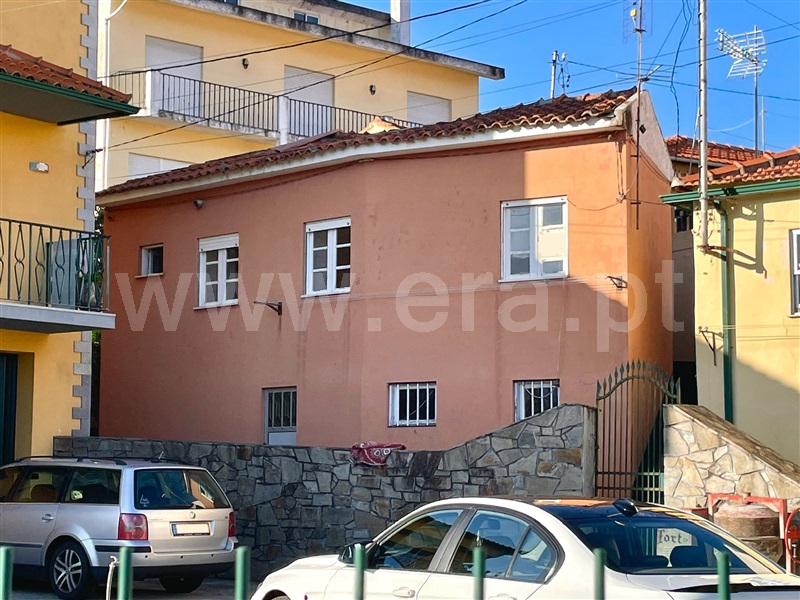 Moradia Isolada T1 / Peso da Régua, Peso da Régua e Godim