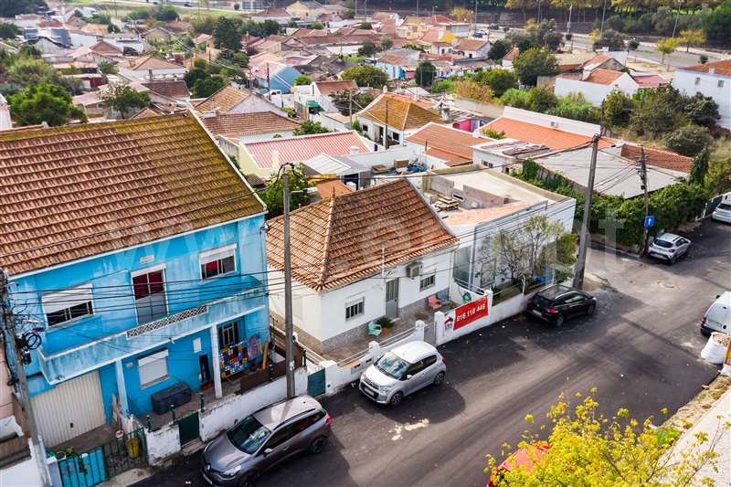 Moradia Isolada T2 / Almada, Laranjeiro e Feijó