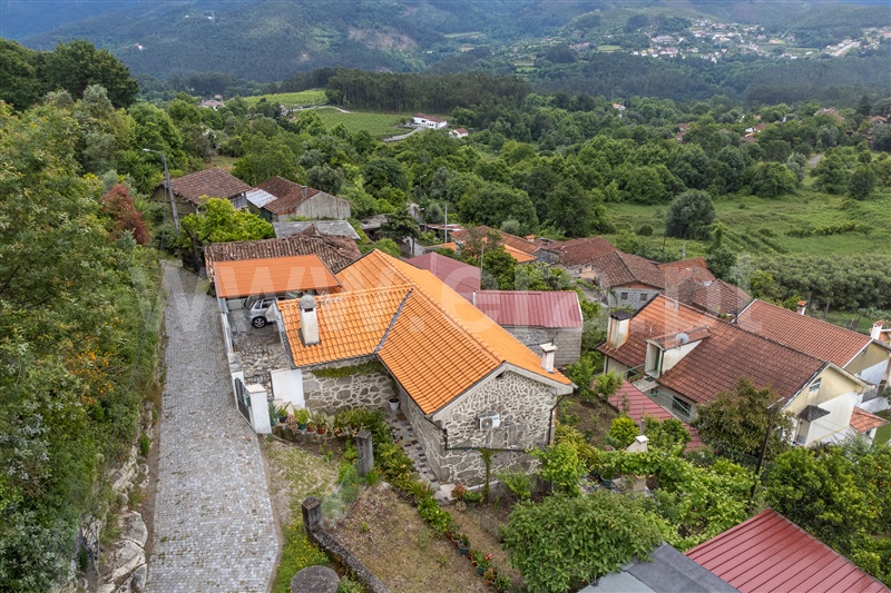 Moradia Isolada T2 com Quintal Amares, Bouro (Santa Marta) - 1407861 - 1