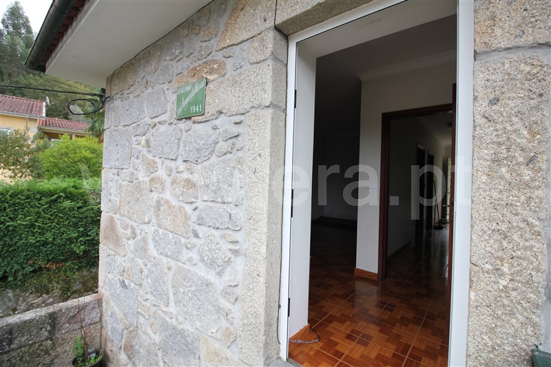 Moradia Isolada T2 Amares, Torre e Portela - 1361041 - 13