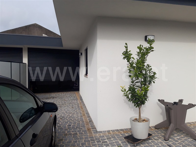 Moradia Isolada T2 / Barcelos, Vila Cova e Feitos