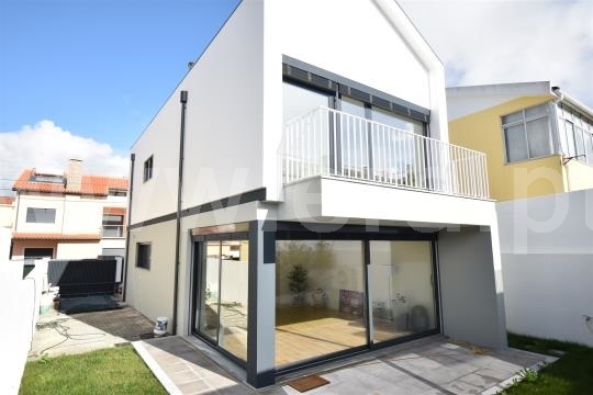 Moradia Isolada T2 / Cascais, São Domingos de Rana