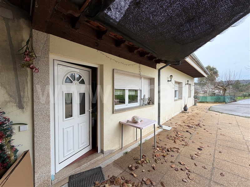 Moradia T2 à venda em Vila Verde da Raia, Chaves — foto 4