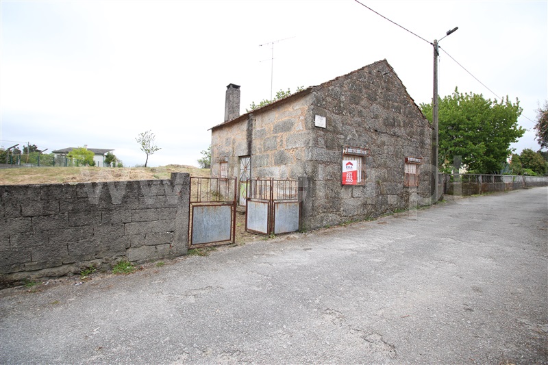 Moradia Isolada T2 / Gouveia, Cativelos