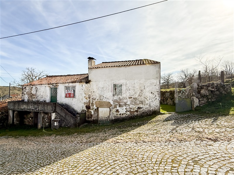 Moradia T2 em Pêra do Moço, €39.000