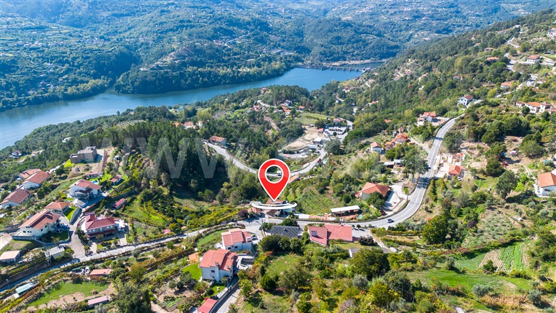 Moradia T2 em Penhalonga e Paços de Gaiolo, €50.000