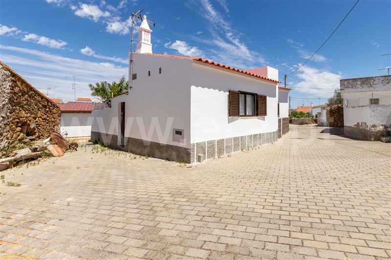 Moradia Isolada T2 / Mértola, São Miguel do Pinheiro, São Pedro de Solis e São Sebastião dos Carros