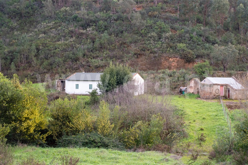 Moradia Isolada T2 / Monchique, Alferce