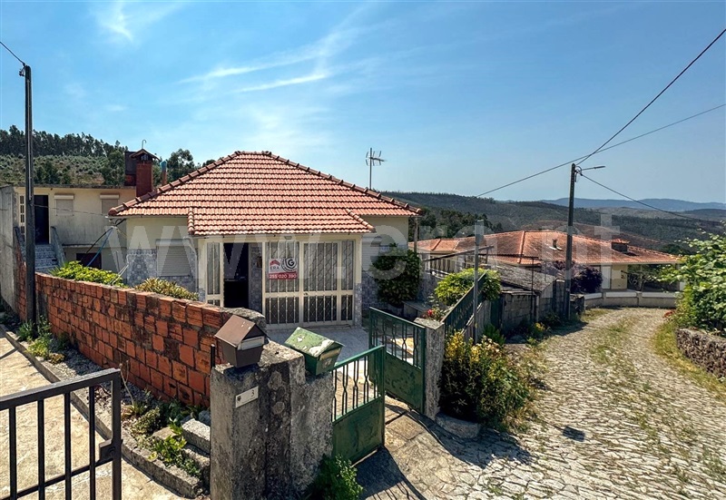 Moradia Isolada T2 / Penafiel, Capela
