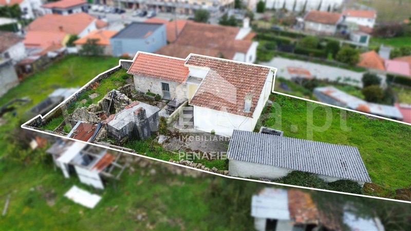 Moradia Isolada T2 / Penafiel, Guilhufe e Urrô