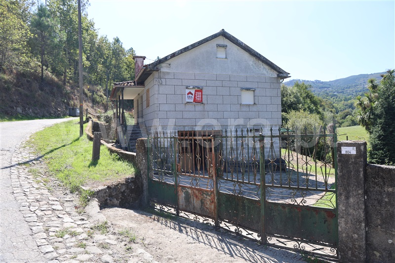 Moradia Isolada T2 / Ponte da Barca, Crasto, Ruivos e Grovelas