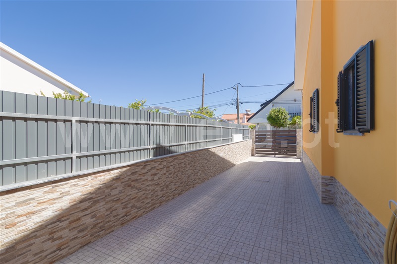 Moradia Isolada T2 Seixal, Amora - 1482549 - 9