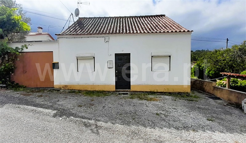 Moradia Isolada T2 / Tomar, Asseiceira