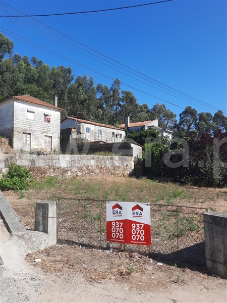 Moradia Isolada T2 / Vila Nova de Famalicão, Oliveira (Santa Maria)