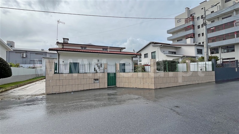Moradia Isolada T2 / Vila Nova de Famalicão, Oliveira (São Mateus)