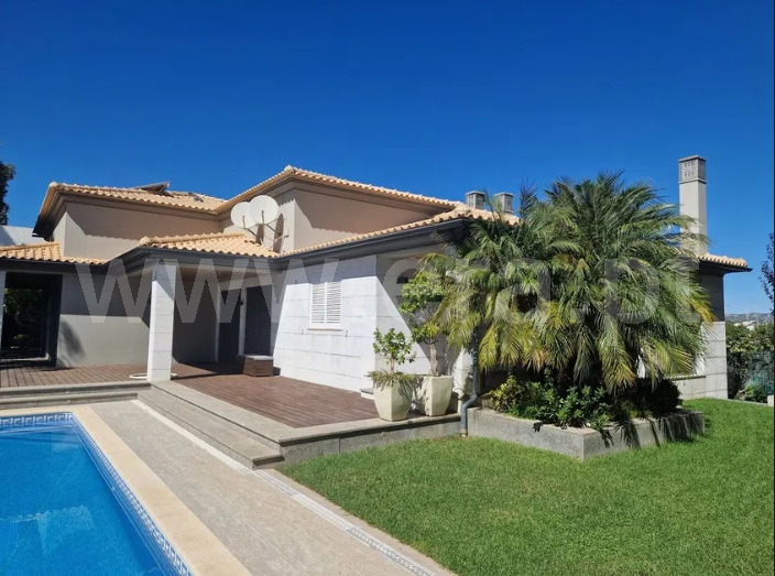 Moradia Isolada T3 / Albufeira, Albufeira e Olhos de Água