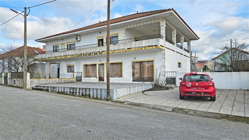 Moradia Isolada T3 / Almeida, Almeida