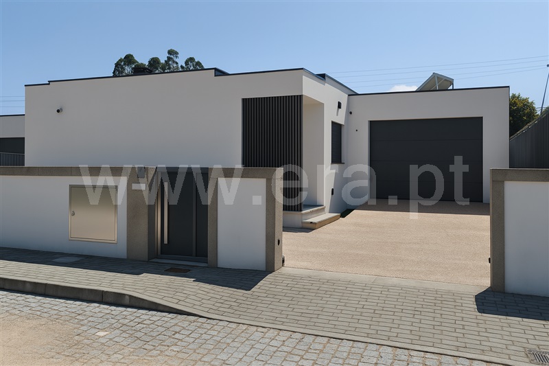 Moradia Isolada T3 / Amares, Amares e Figueiredo