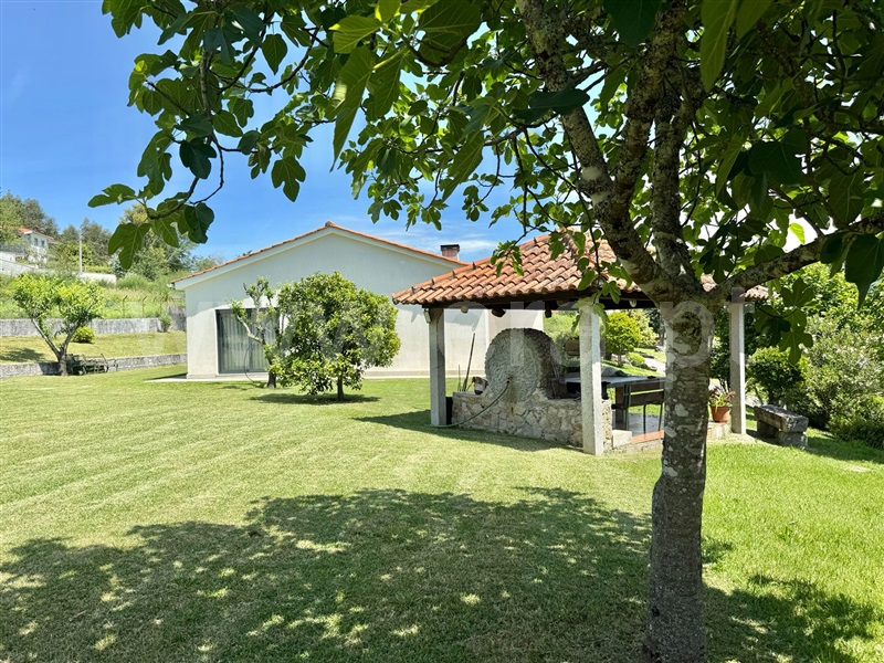 Moradia Isolada T3 / Arcos de Valdevez, Guilhadeses e Santar