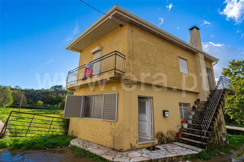 Moradia Isolada T3 / Bragança, Quintela de Lampaças