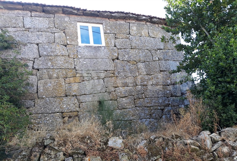 Moradia Isolada T3 Castro Daire, Gosende - 1327278 - 9