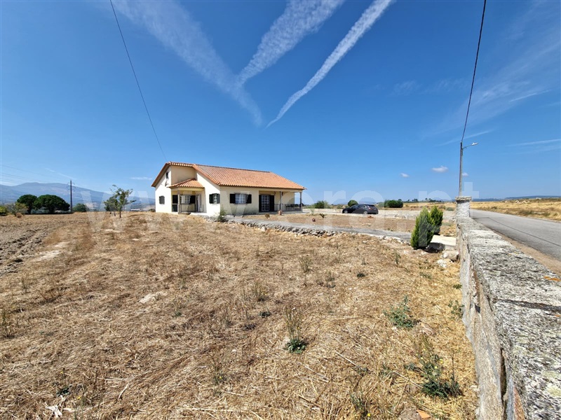 Moradia Isolada T3 / Celorico da Beira, Cortiço da Serra