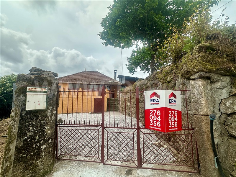 Moradia Isolada T3 / Chaves, Eiras, São Julião de Montenegro e Cela