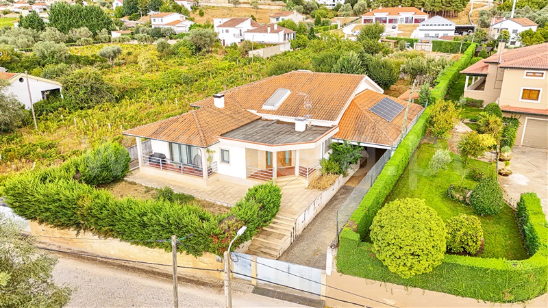 Moradia Isolada T3 / Chaves, Faiões