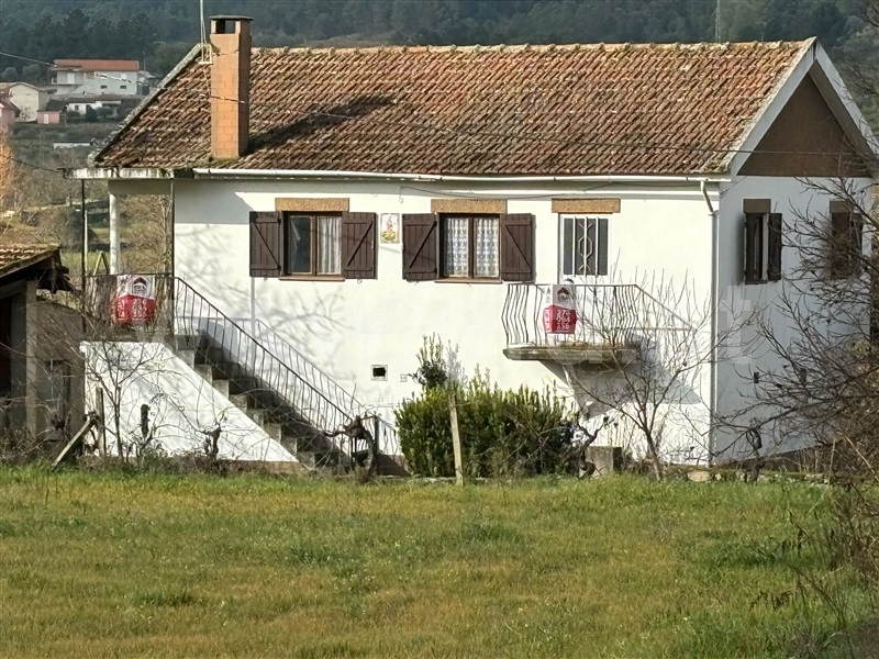 Moradia Isolada T3 / Chaves, Loivos e Póvoa de Agrações