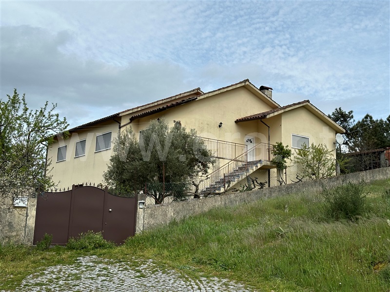Moradia Isolada T3 / Chaves, Vale de Anta