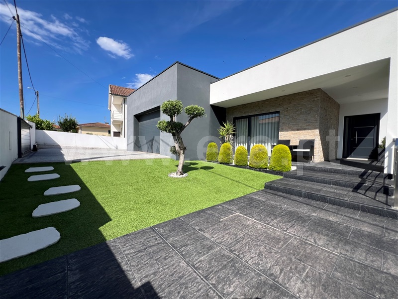 Moradia Isolada T3 / Chaves, Vale de Anta