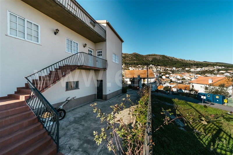 Moradia Isolada T3 / Covilhã, Cantar - Galo