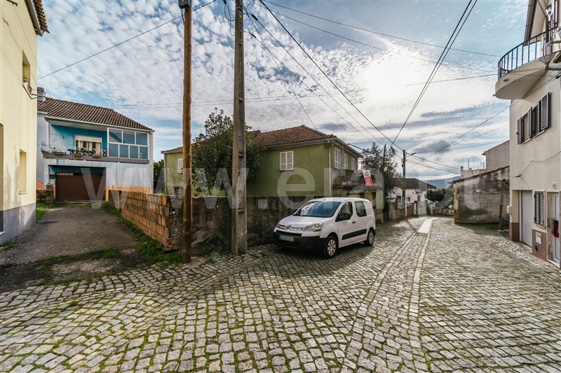 Moradia Isolada T3 Covilhã, Peso e Vales do Rio - 1432316 - 1