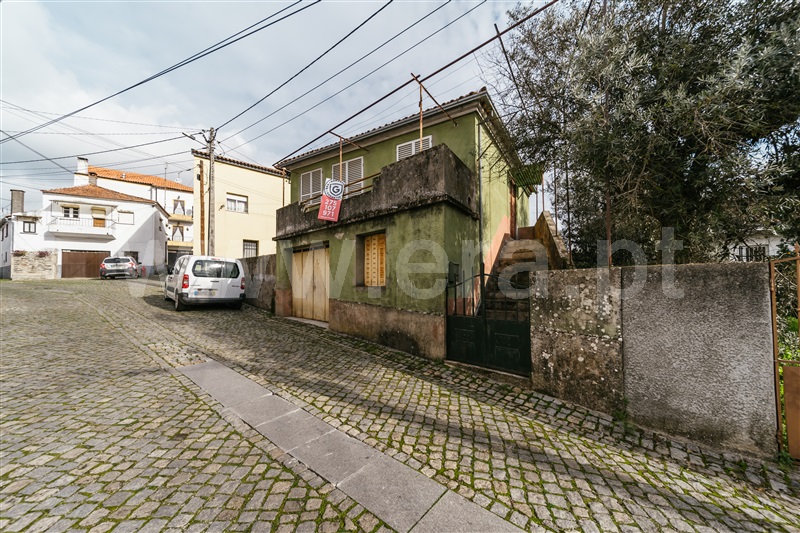 Moradia Isolada T3 / Covilhã, Peso e Vales do Rio