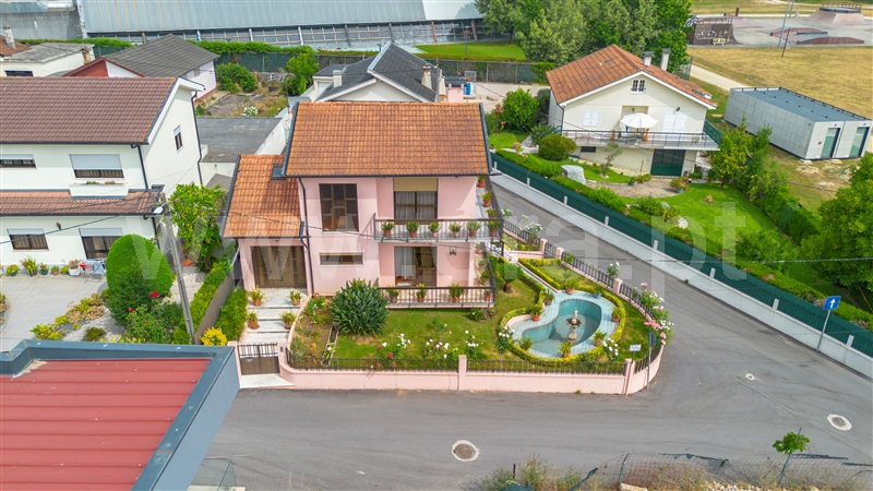 Moradia Isolada T3 / Felgueiras, Margaride (Santa Eulália), Várzea, Lagares, Varziela e Moure