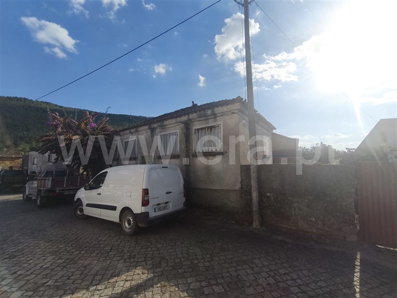 Moradia Isolada T3 / Fundão, Bogas de Cima