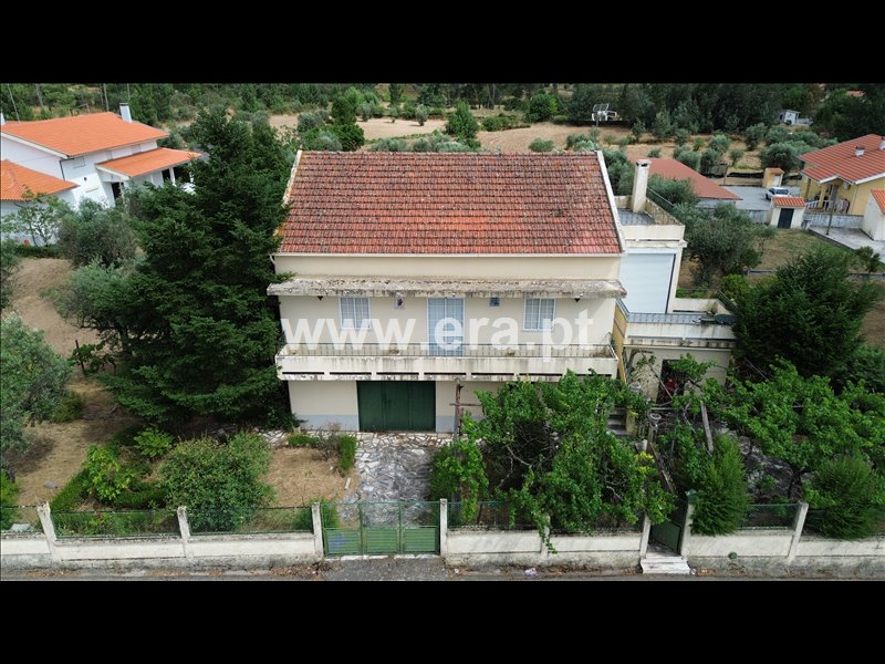 Moradia T3 em Vila Cortês da Serra, €135.000