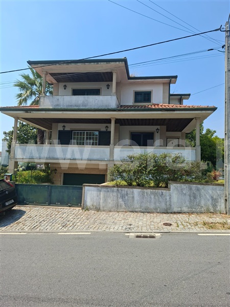 Moradia Isolada T3 / Guimarães, Pencelo