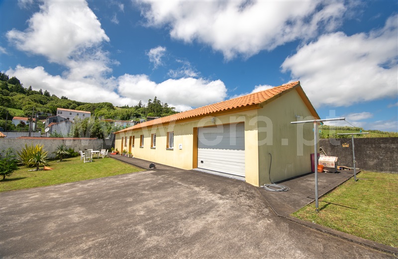 Moradia Isolada T3 / Horta, Feteira