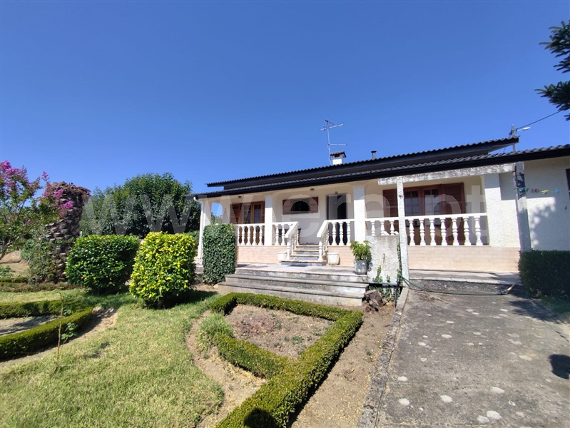 Moradia Isolada T3 / Lamego, Britiande