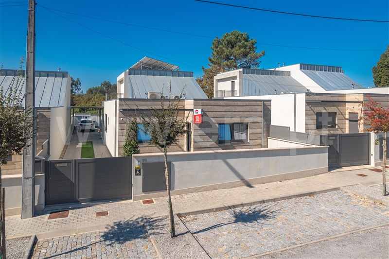 Moradia Isolada T3 / Lousada, Lustosa e Barrosas (Santo Estêvão)
