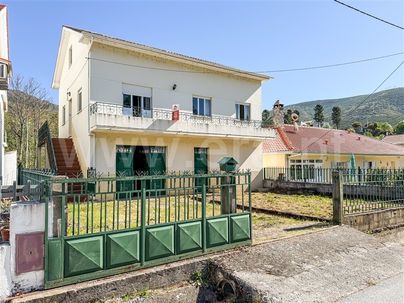 Moradia Isolada T3 / Manteigas, Vale da Amoreira